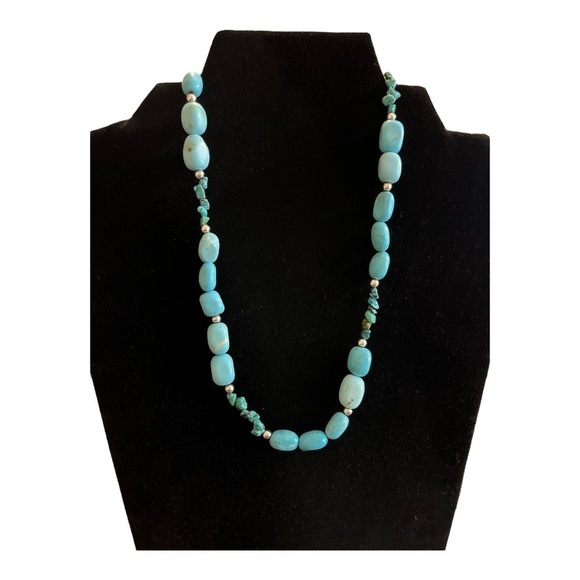 NWT WOMEN'S BLUE NECKLACE, FLOWER RING AND EARRING BUNDLE - Picture 2 of 6